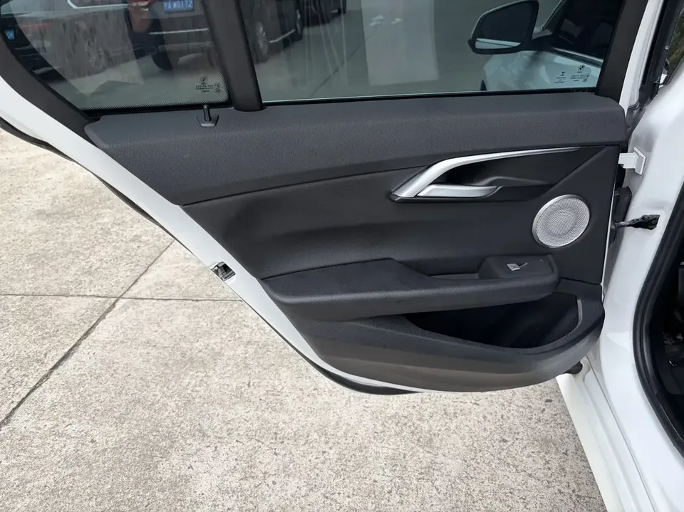 BMW 1 Series BMW 1 Series 2023 120i M Sport 2023 — thumbnail 2