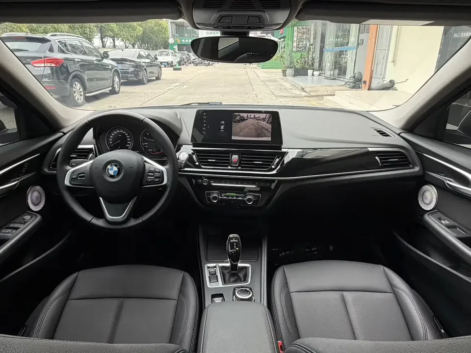 BMW 1 Series BMW 1 Series 2023 120i M Sport 2023 — thumbnail 3