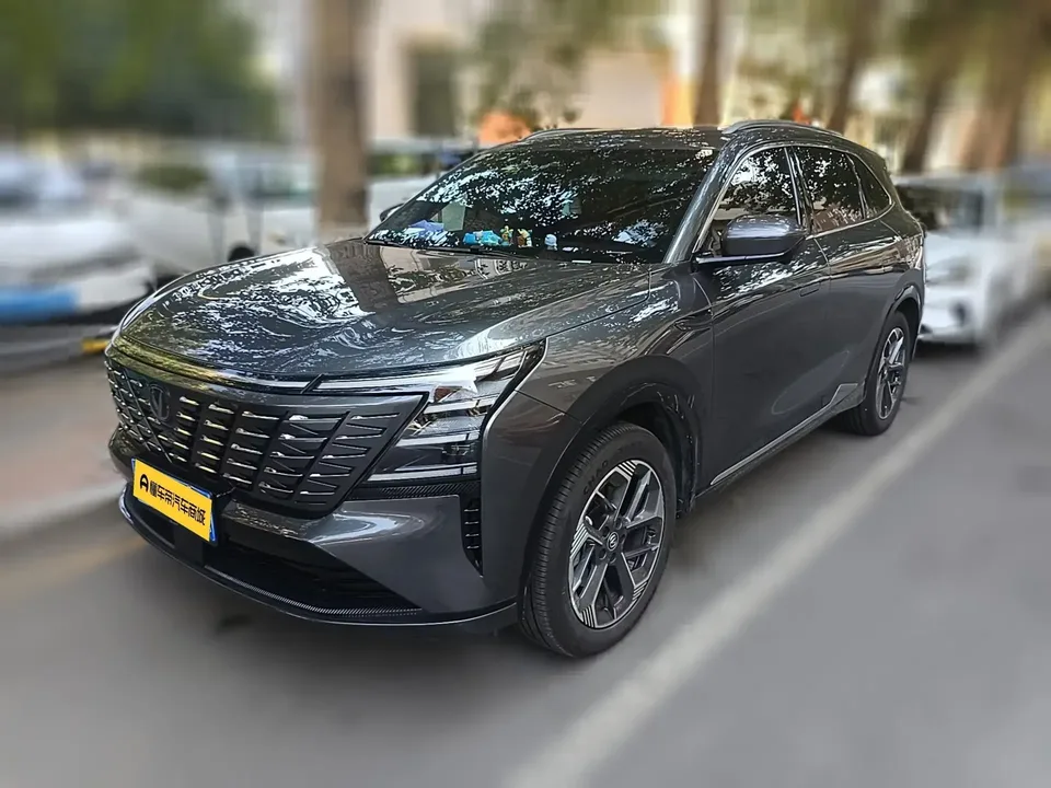 Changan CS75PLUS Changan CS75 PLUS 2025 The fourth generation 1.5T New Blue Whale Smart Premium 2025 — photo 1, buy with delivery to Moscow