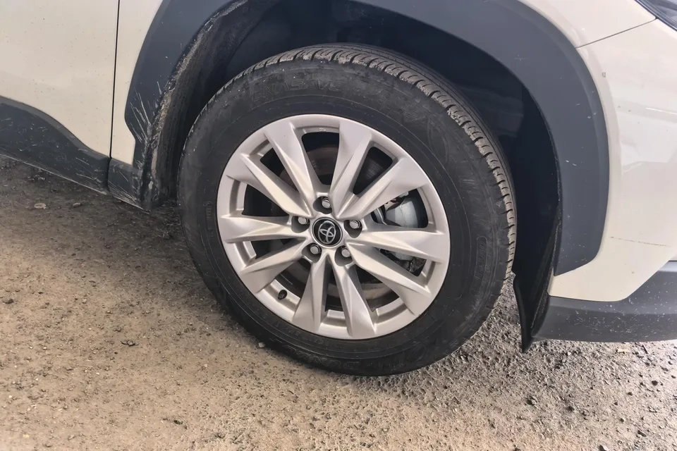 Toyota CorollaCross Corolla Sharp 2023 2.0L Intelligent Electric Hybrid Dual Engine Pioneer Edition 2024 — thumbnail 3