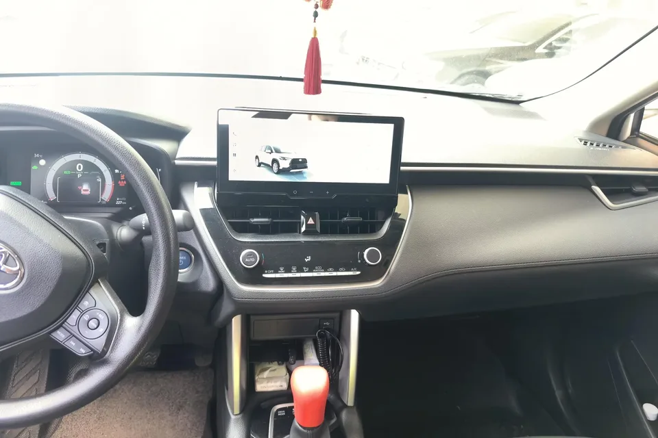 Toyota CorollaCross Corolla Sharp 2023 2.0L Intelligent Electric Hybrid Dual Engine Pioneer Edition 2024 — thumbnail 4