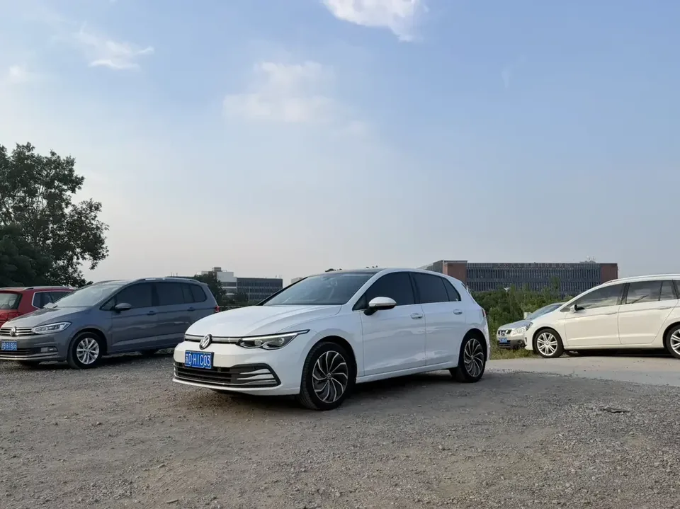 Volkswagen Golf golf 2021 280TSI DSG Pro 2022 — photo 1, buy with delivery to Moscow