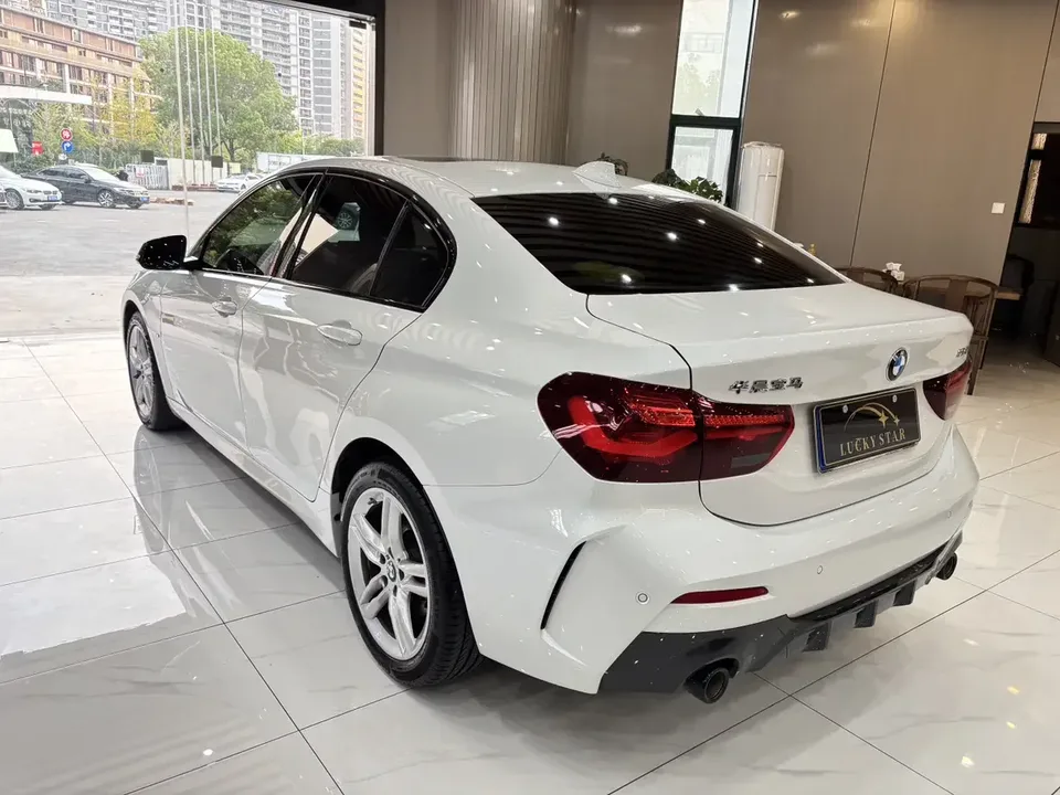 BMW 1 Series BMW 1 Series 2023 120i M Sport Night Edition 2023 — thumbnail 2