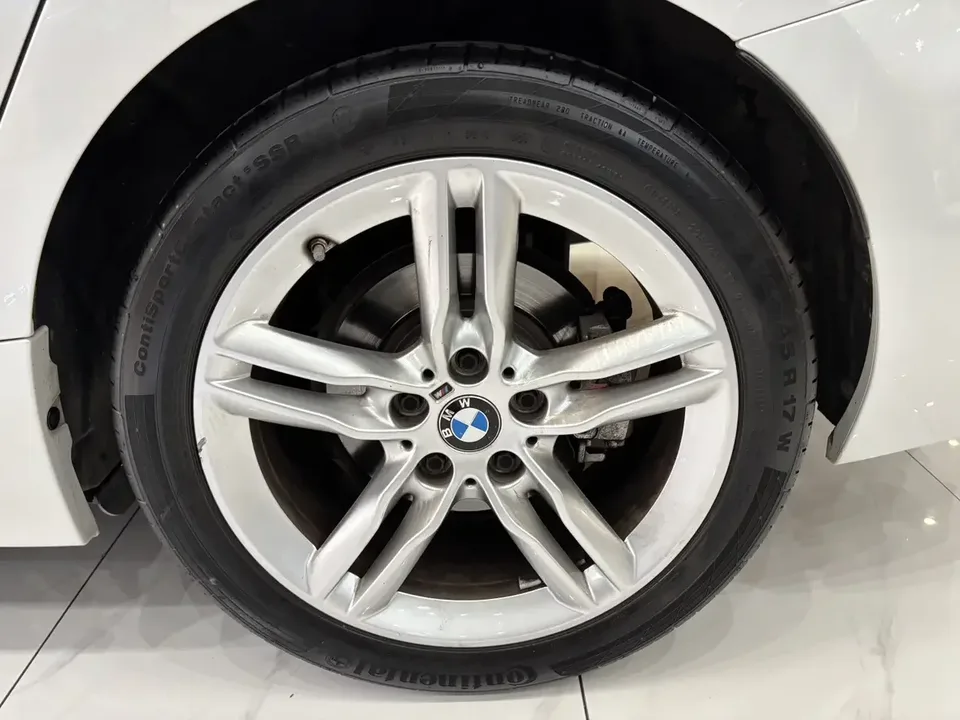 BMW 1 Series BMW 1 Series 2023 120i M Sport Night Edition 2023 — thumbnail 3