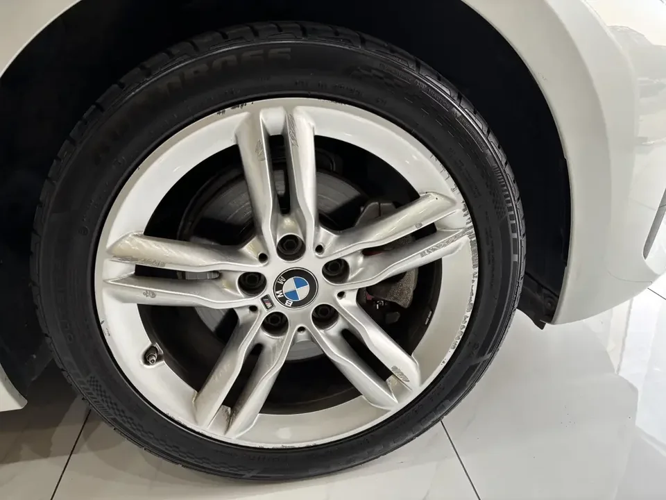 BMW 1 Series BMW 1 Series 2023 120i M Sport Night Edition 2023 — thumbnail 4