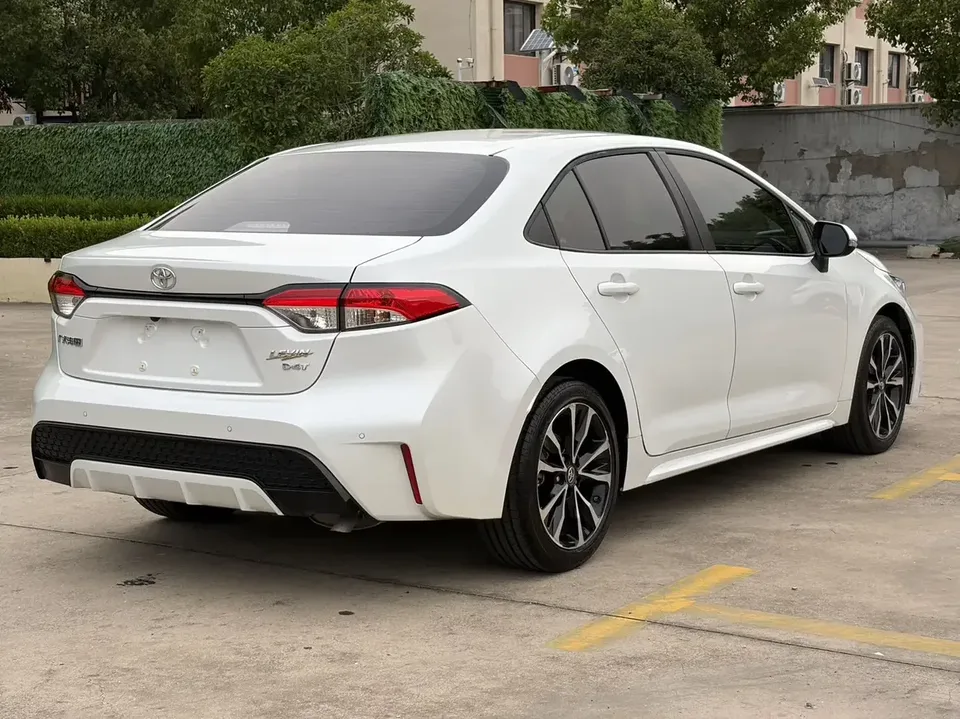 Toyota Levin Lei Ling 2022 185T CVT Sports Edition 2022 — thumbnail 2