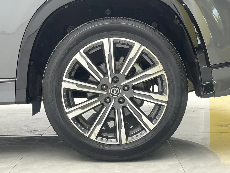 Changan CS75PLUS Changan CS75 PLUS 2023 The third generation 1.5T automatic luxury model 2023 — миниатюра 3