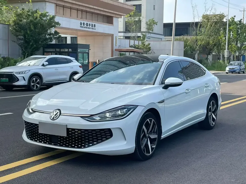Volkswagen Lamando Lingdu 2024 Lingdu L 280TSI DSG Cool Edition 2024 — photo 1, buy with delivery to Moscow
