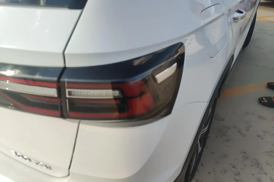 Volkswagen Tharu tuyue 2024 300TSI 2WD Full Moon Edition 2024 — thumbnail 2
