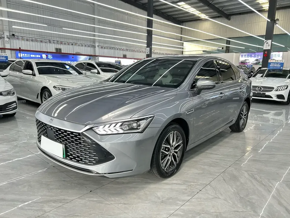 BYD Qin PLUS DM Qin PLUS DM 2023 DM-i Champion Edition 120KM Leading Type 2023 — photo 1, buy with delivery to Moscow