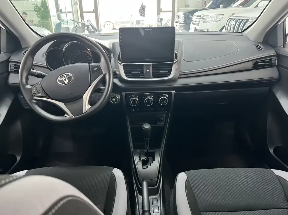 Toyota Yaris L YARiS L to dazzle 2021 X 1.5L CVT 2023 — thumbnail 4