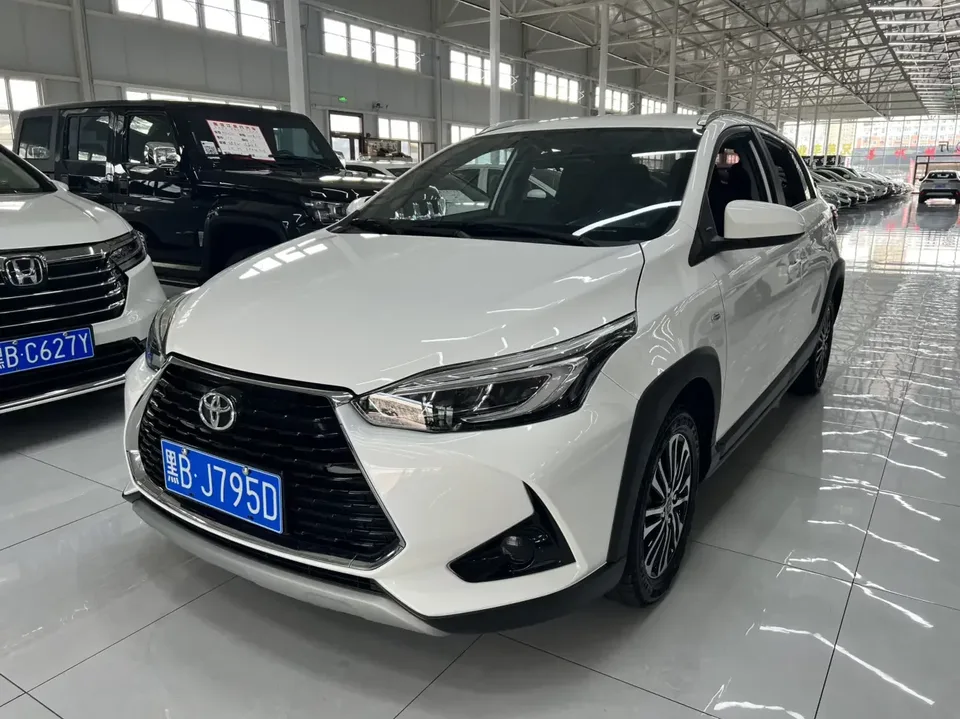 Toyota Yaris L YARiS L to dazzle 2021 X 1.5L CVT 2023 — photo 1, buy with delivery to Moscow