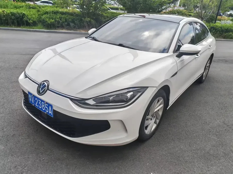 Volkswagen Lamando Lingdu 2022 Lingdu L 280TSI DSG Hot Edition 2022 — photo 1, buy with delivery to Moscow