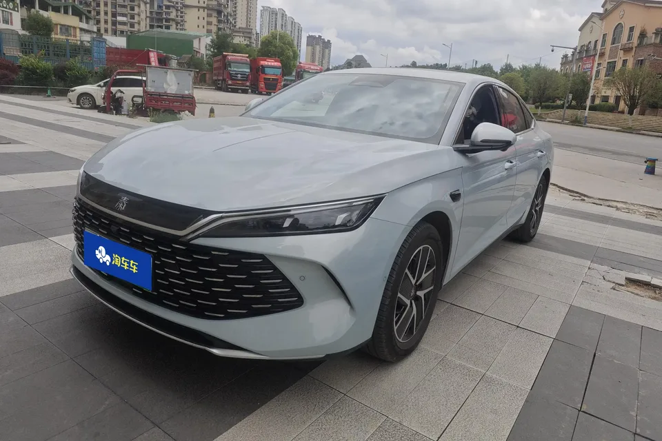 BYD Qin L DM Qin L DM 2025 DM-i 120KM Intelligent Driving Edition 2025 — фото 1, купить с доставкой в Москву