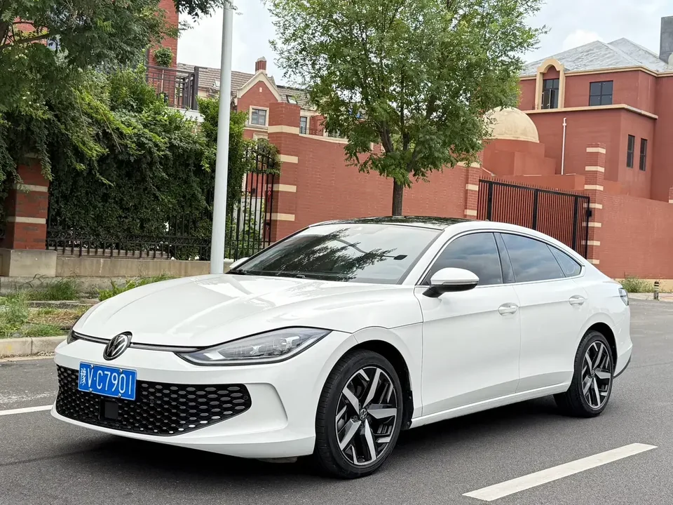 Volkswagen Lamando Lingdu 2022 Lingdu L 280TSI DSG Hot Edition 2022 — photo 1, buy with delivery to Moscow