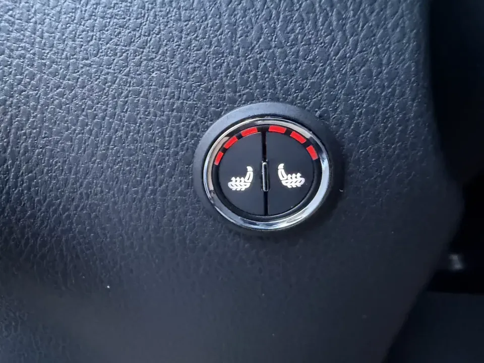 Toyota Vios Vios 2022 1.5L CVT 20th Anniversary Edition 2022 — thumbnail 3