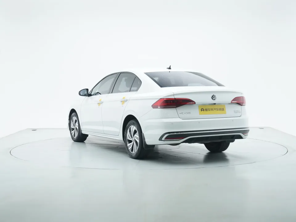 Volkswagen Bora Bora 2023 200TSI DSG Joy Edition 2024 — thumbnail 2