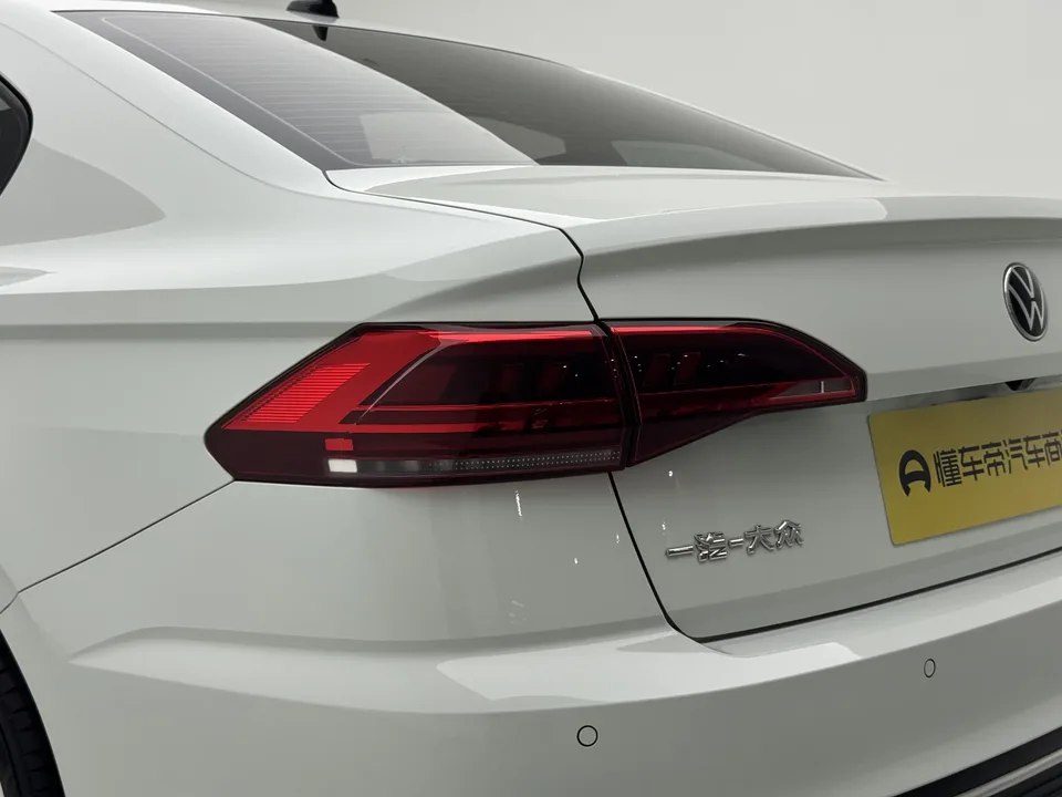 Volkswagen Bora Bora 2023 200TSI DSG Joy Edition 2024 — thumbnail 4