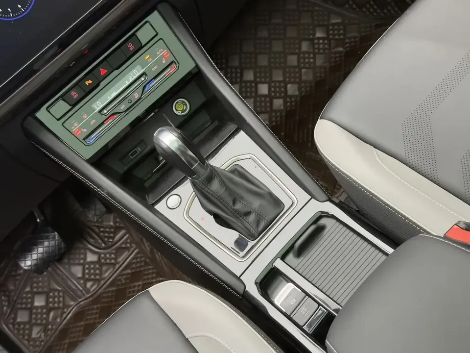 Jetta VS7 Jetta VS7 2022 280TSI Automatic High Gloss Glory Edition 2022 — миниатюра 4