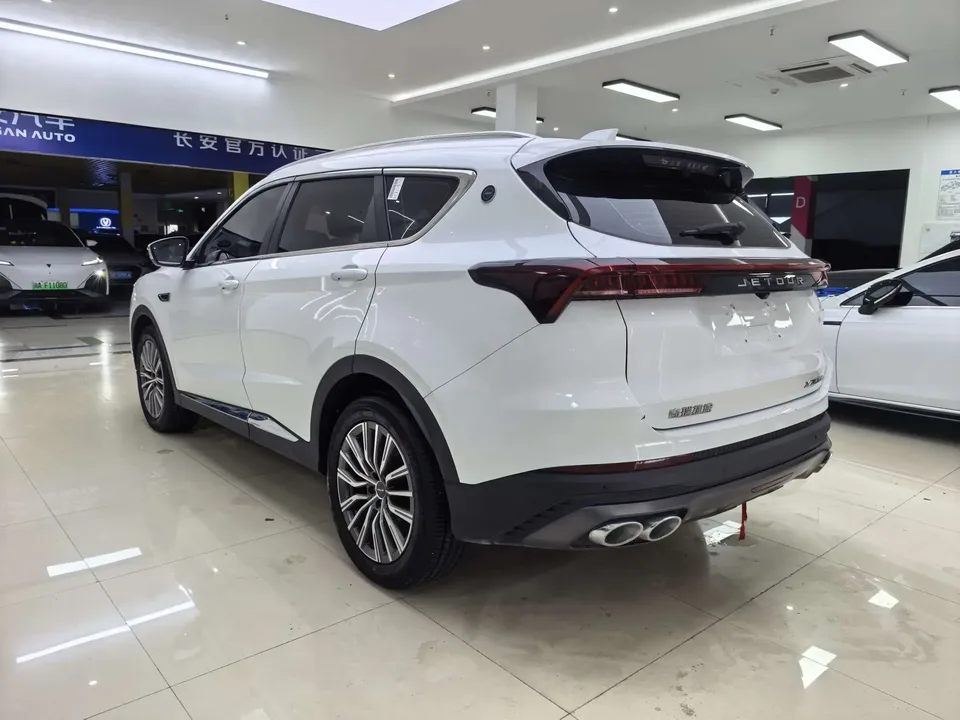 Jetour Jietu X70 PLUS Jietu X70 PLUS 2023 1.5T DCT Brave PLUS 7-seater 2023 — thumbnail 2