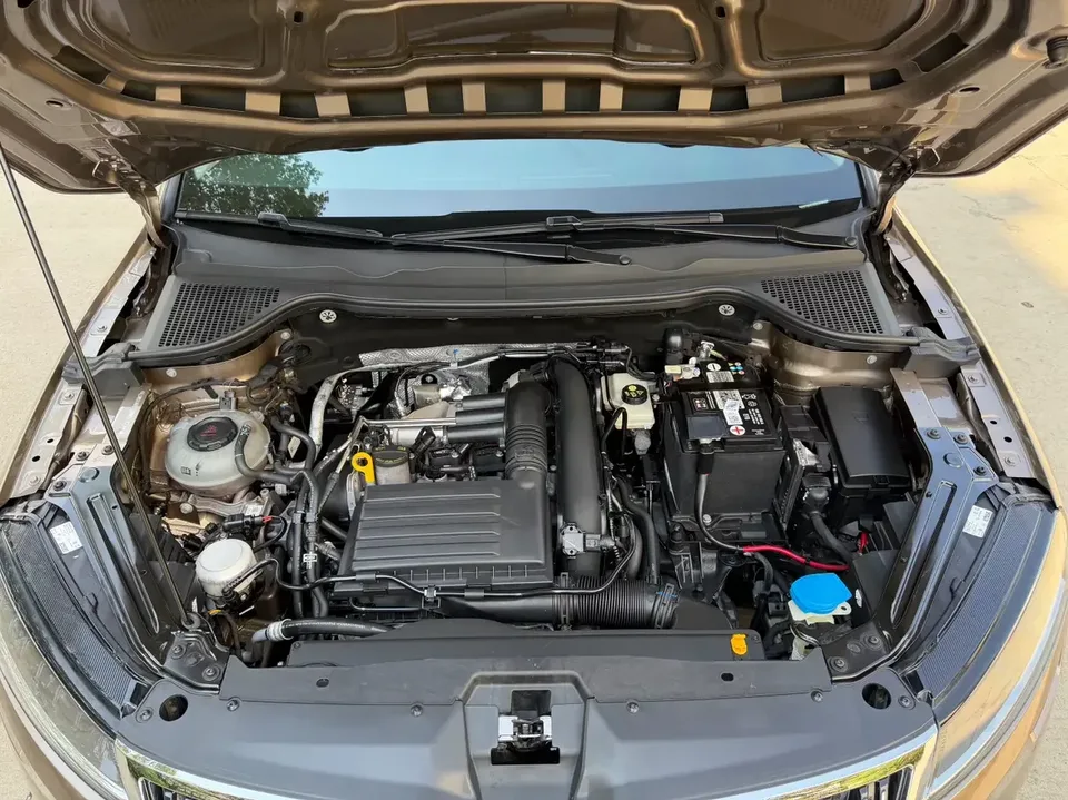Skoda Karoq Korok 2021 TSI280 Technology Edition 2023 — thumbnail 3