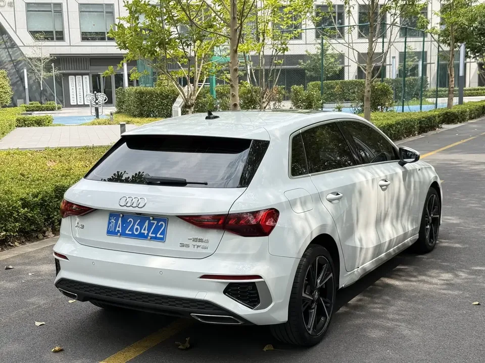 Audi A3 Audi A3 2022 Sportback 35 TFSI Stylish and sporty 2022 — thumbnail 2