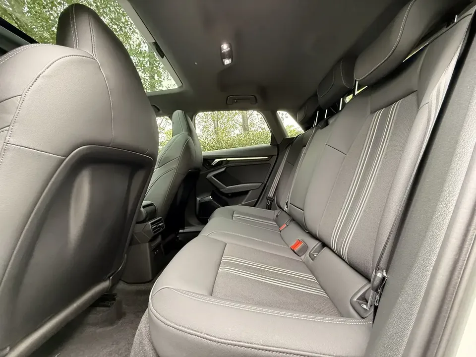 Audi A3 Audi A3 2022 Sportback 35 TFSI Stylish and sporty 2022 — thumbnail 3