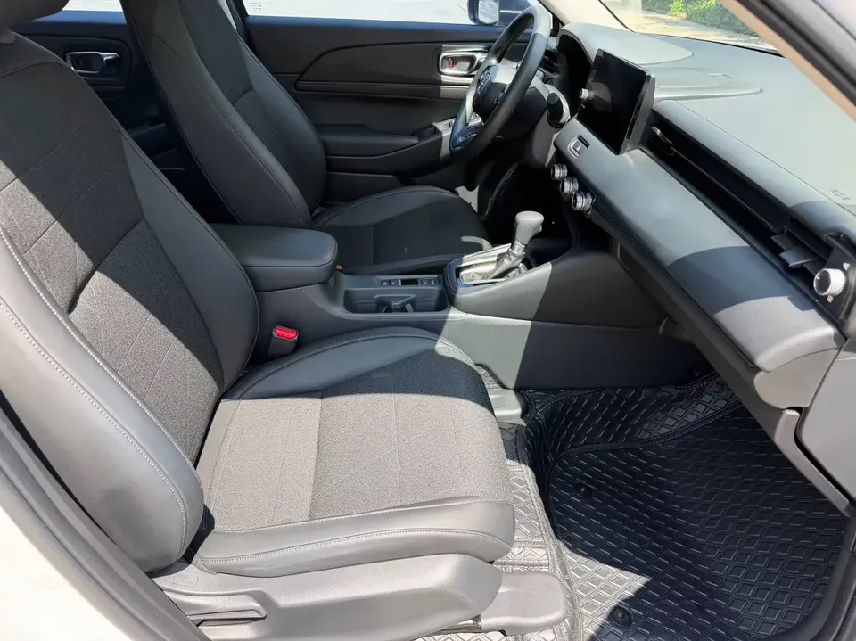 Honda VEZEL Binzhi 2023 1.5L CVT Technology Edition 2023 — thumbnail 4