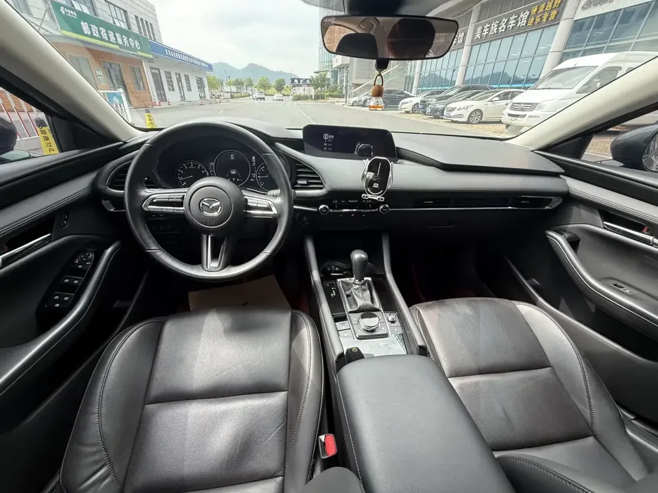 Mazda Axela Mazda3 Angkesela 2023 2.0L Automatic Quality Edition 2024 — миниатюра 3