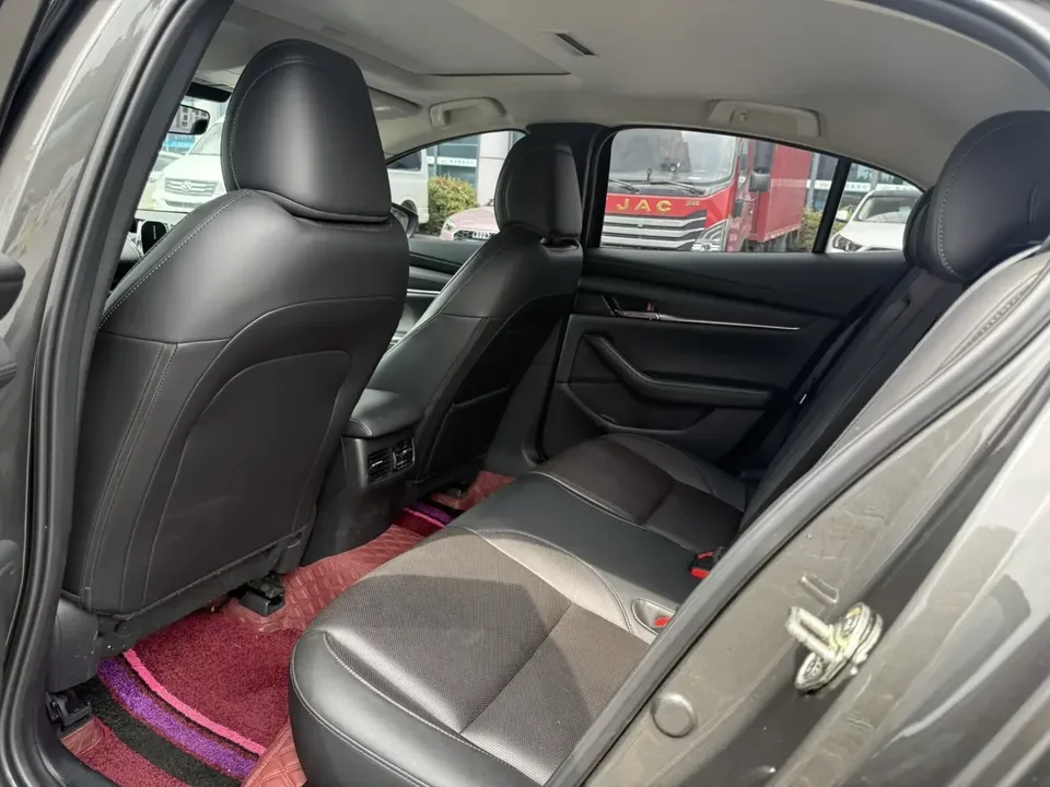 Mazda Axela Mazda3 Angkesela 2023 2.0L Automatic Quality Edition 2024 — миниатюра 4