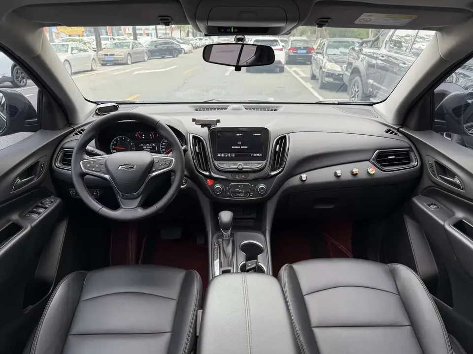 Chevrolet Equinox explorer 2021 535T Chijie Edition 2022 — миниатюра 4