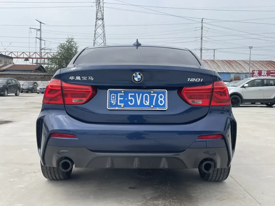 BMW 1 Series BMW 1 Series 2023 120i M Sport Night Edition 2023 — thumbnail 2