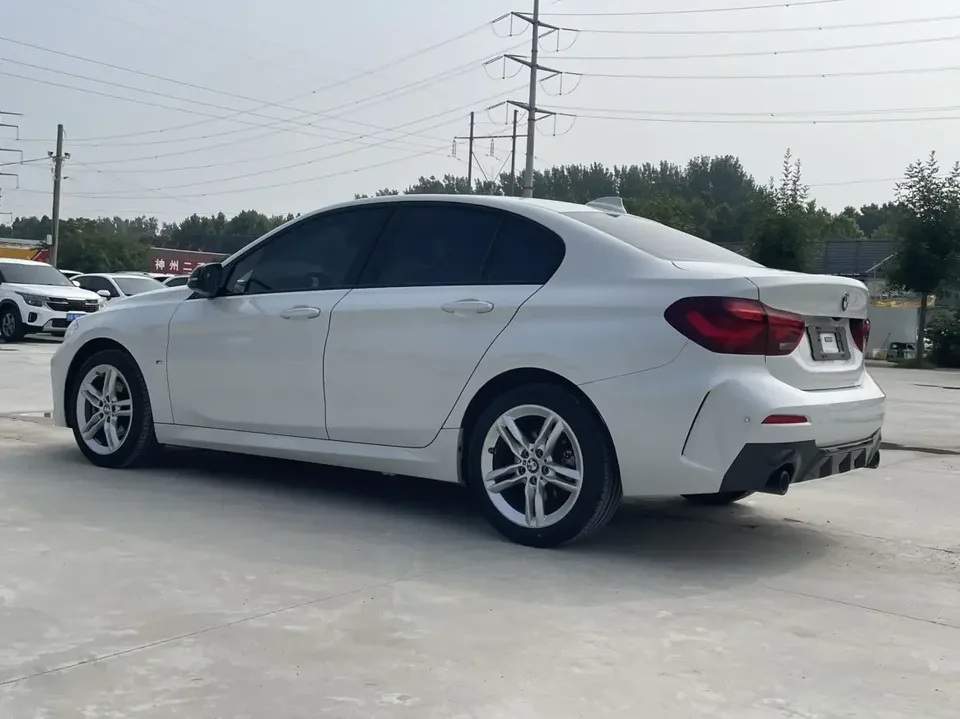 BMW 1 Series BMW 1 Series 2023 120i M Sport Night Edition 2023 — миниатюра 2
