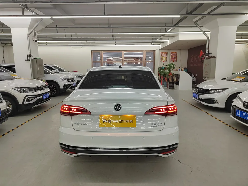 Volkswagen Bora Bora 2023 200TSI DSG Free Travel Edition 2023 — thumbnail 2