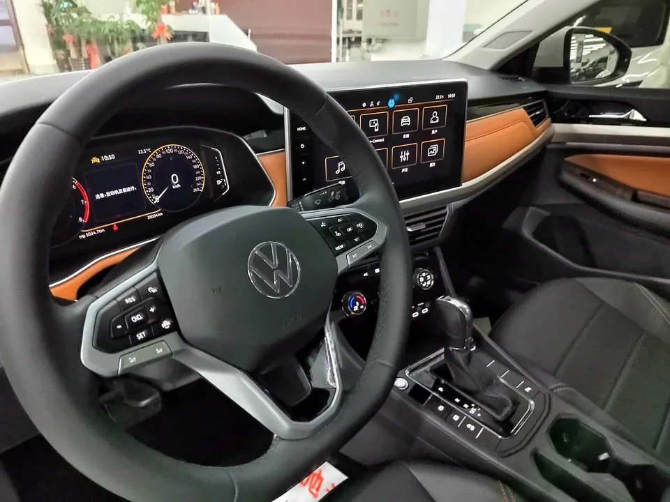 Volkswagen Bora Bora 2023 200TSI DSG Free Travel Edition 2023 — thumbnail 4
