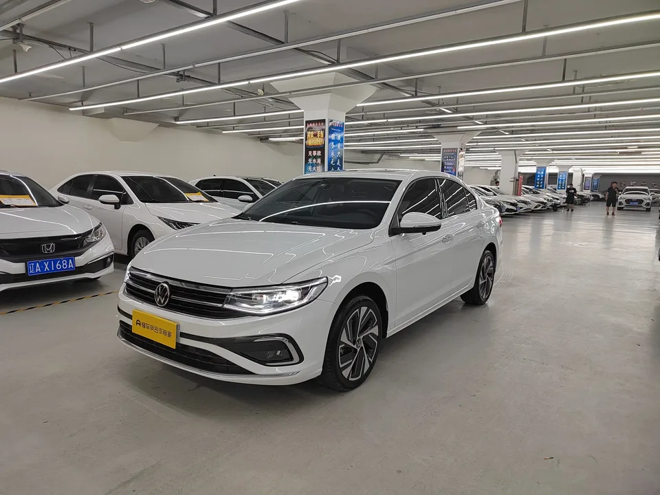 Volkswagen Bora Bora 2023 200TSI DSG Free Travel Edition 2023 — photo 1, buy with delivery to Moscow