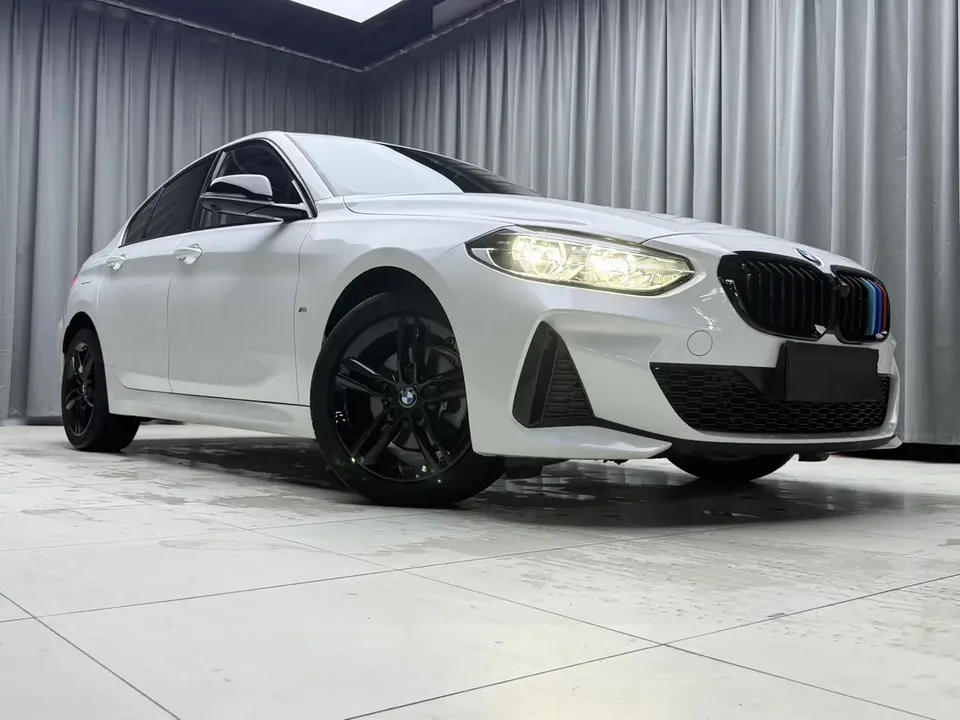 BMW 1 Series BMW 1 Series 2023 120i M Sport Night Edition 2023 — thumbnail 3