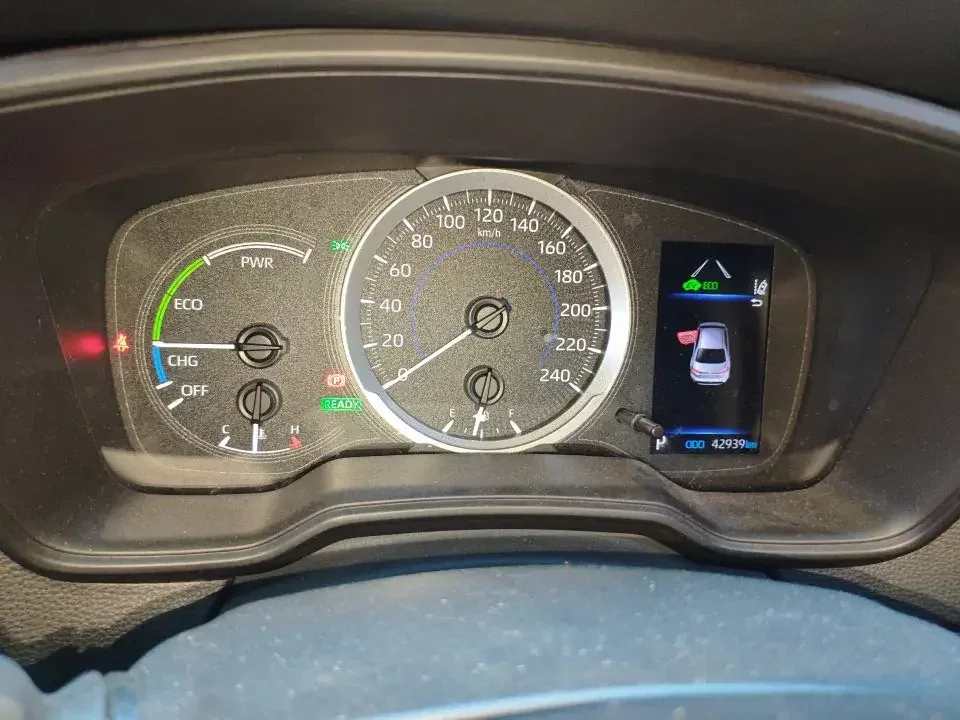 Toyota Levin Lei Ling 2022 Dual Engine 1.8H E-CVT Technology Edition 2022 — thumbnail 3