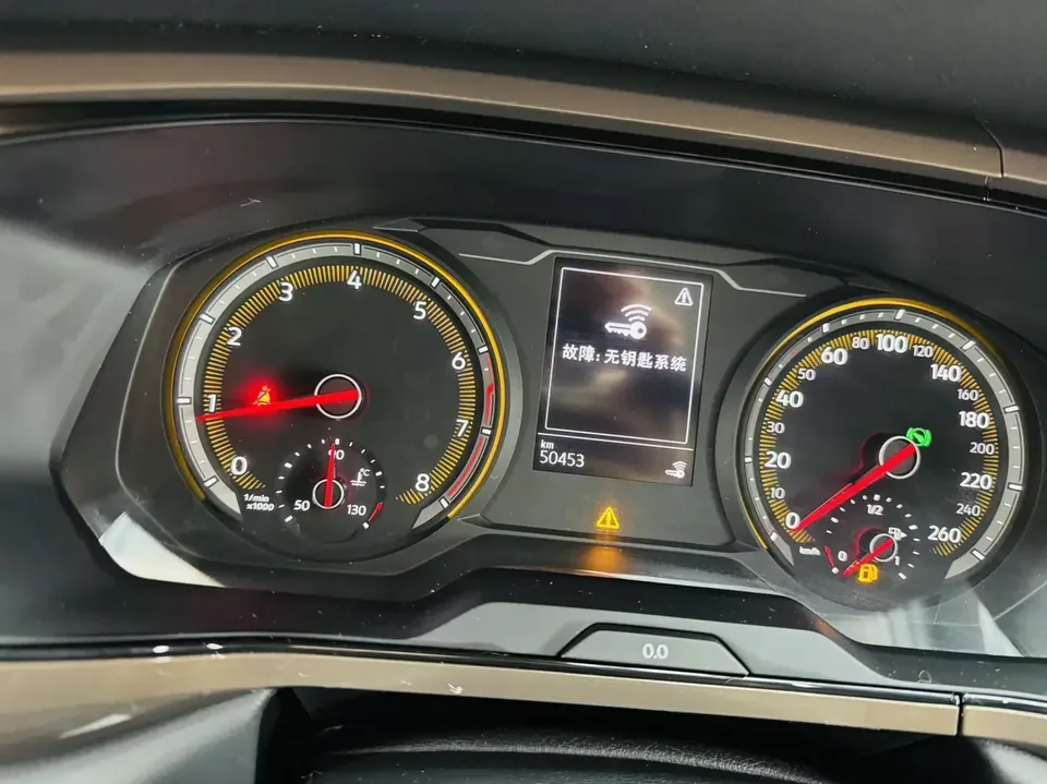 Volkswagen Tharu tuyue 2022 280TSI 2WD Deluxe Edition 2022 — thumbnail 3