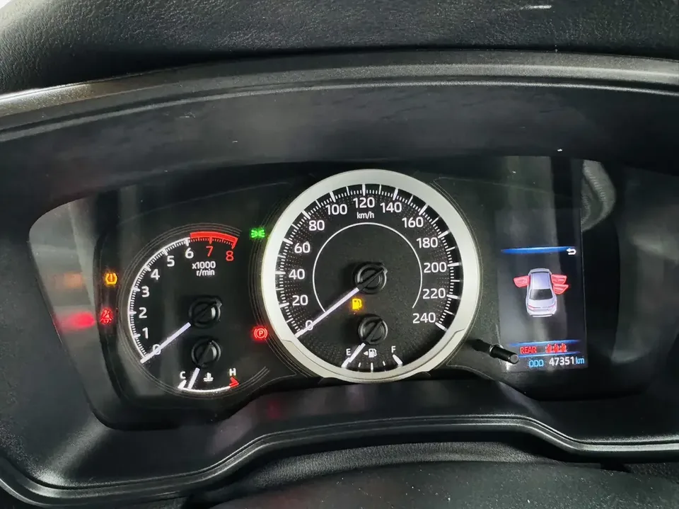 Toyota Levin Lei Ling 2022 185T CVT Deluxe Edition 2022 — thumbnail 3