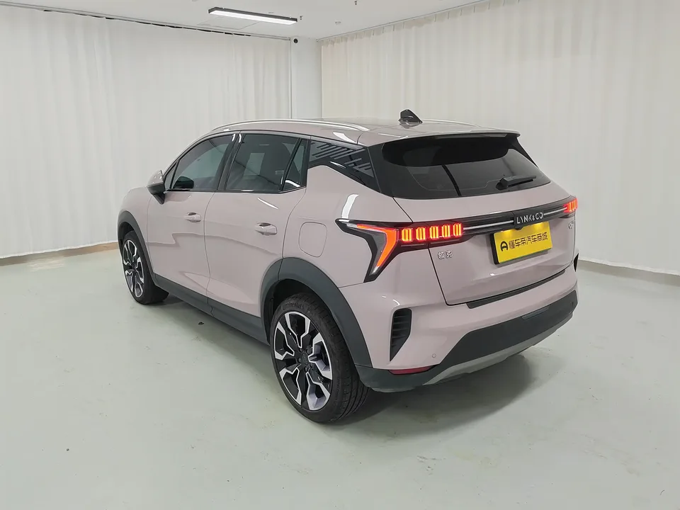 Lynk & Co 06 EM-P Lynk & Co 06 EM-P 2023 PHEV Remix Shero 2023 — миниатюра 2