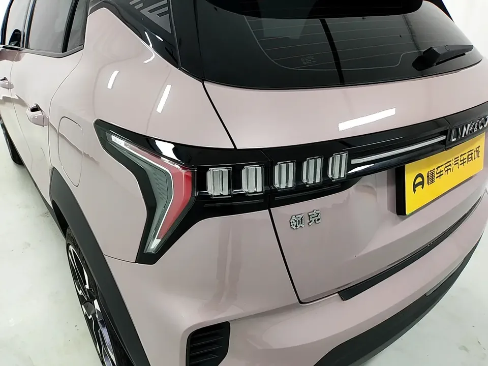 Lynk & Co 06 EM-P Lynk & Co 06 EM-P 2023 PHEV Remix Shero 2023 — миниатюра 4