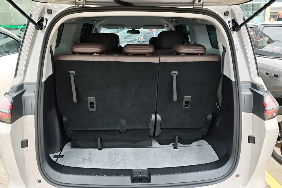 Wuling Starlight 730 EV Starlight 730 EV 2025 500km Luxury 2025 — thumbnail 5