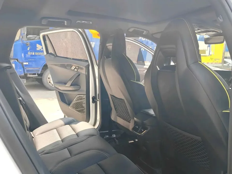 Lynk & Co 06 Lynk & Co 06 2023 Remix 1.5T Hero 2023 — миниатюра 3