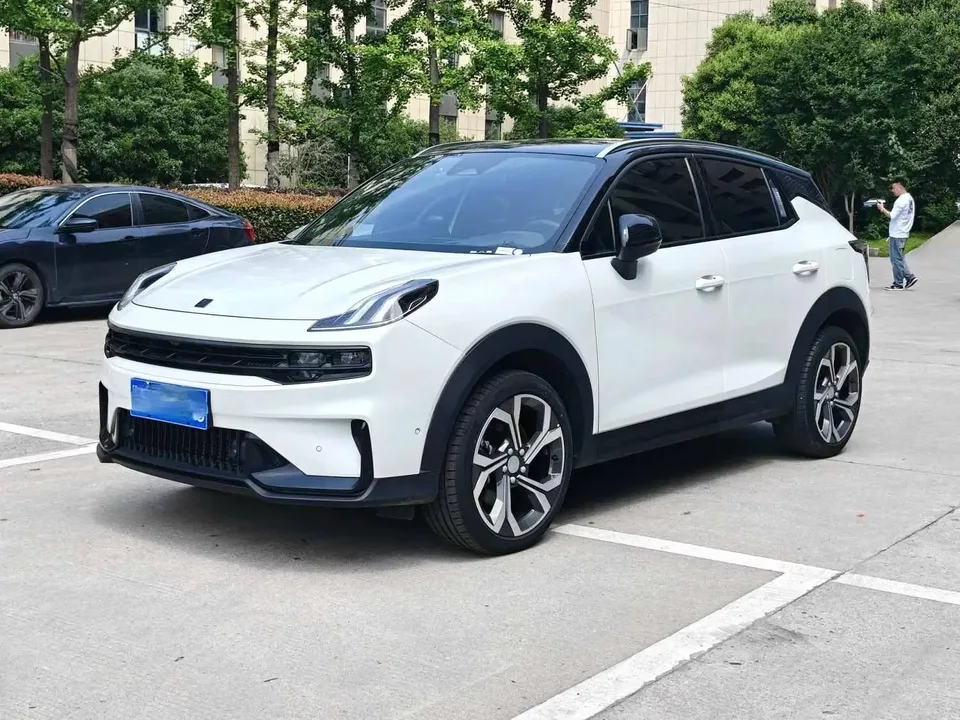 Lynk & Co 06 Lynk & Co 06 2023 Remix 1.5T Hero 2023 — фото 1, купить с доставкой в Москву