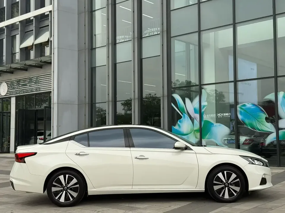 Nissan Altima Sound of nature 2021 2.0L XL Upper AD1 Smart Driving Edition 2022 — thumbnail 2