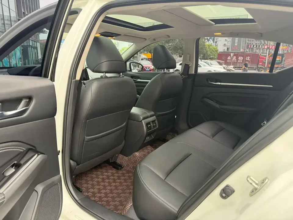 Nissan Altima Sound of nature 2021 2.0L XL Upper AD1 Smart Driving Edition 2022 — thumbnail 3