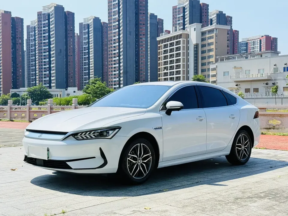 BYD Qin PLUS EV Qin PLUS EV 2021 400KM Luxury 2022 — photo 1, buy with delivery to Moscow