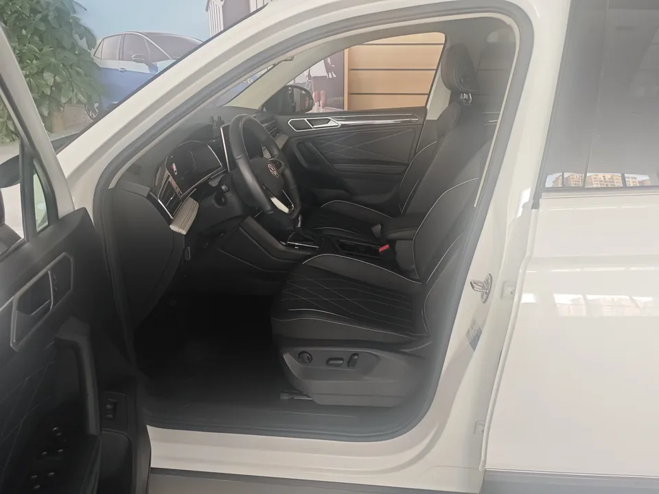 Volkswagen Tiguan L Tiguan L 2024 Outstanding 300TSI 2WD Longteng Edition 2024 — thumbnail 3
