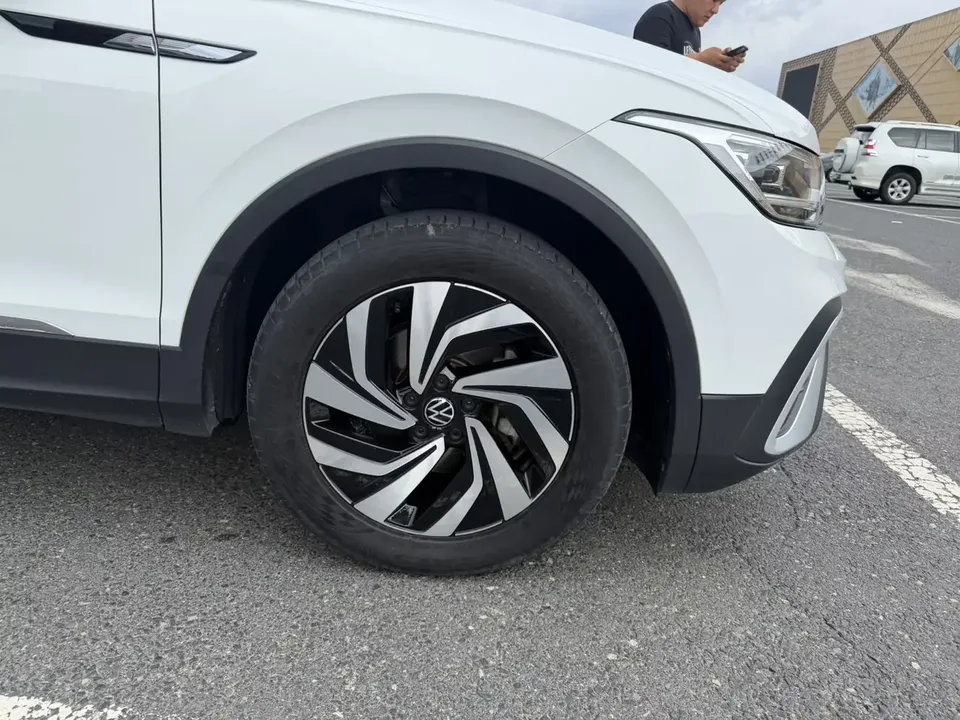 Volkswagen Tiguan L Tiguan L 2023 280TSI Limited Edition 2022 — thumbnail 4